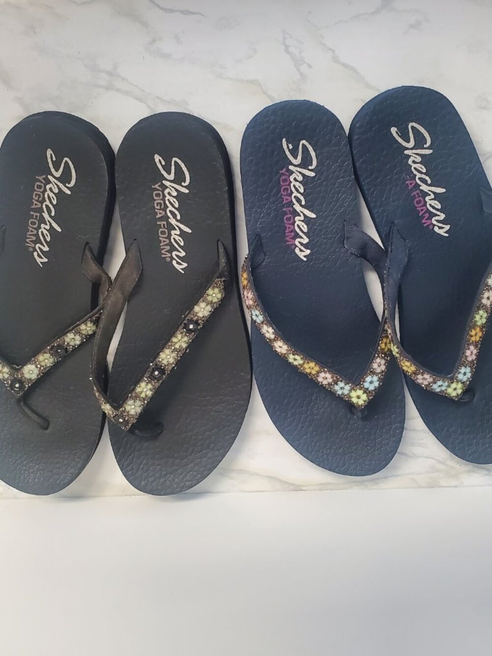 2 Pair Women's Skechers Yoga Foam Floral Strap Flip‑Flops, Size 9 - Picture 2 of 4